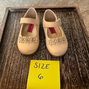 Gently Worn Rachel Shoes - Size 6